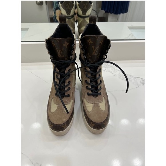 Louis Vuitton Boots - Picture 3 of 6